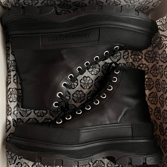 Alexander McQueen Other - Thread Slick leather boots